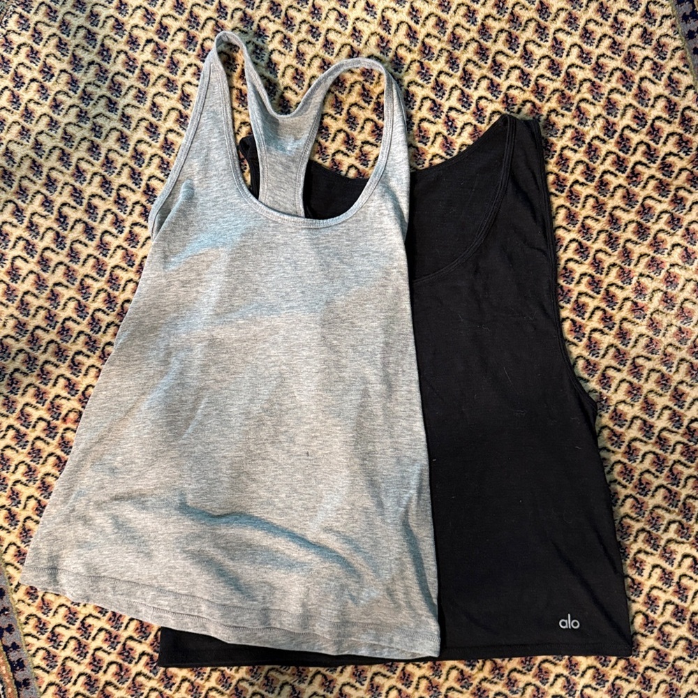X2 tanks! ALO Yoga Black Tank Top - Picture 2 of 7